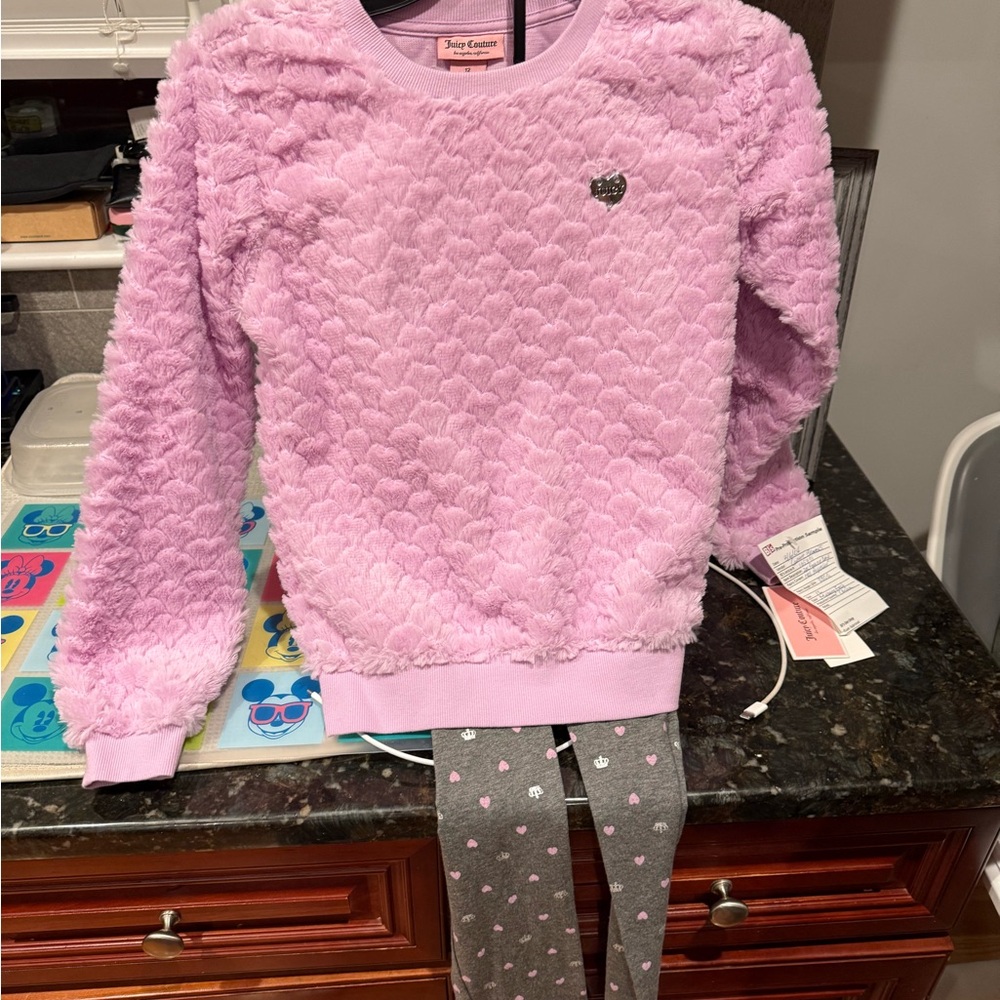 NWT Juicy Sweatshirt/Pant set. Size 12 Girls.